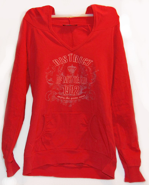 czerwona bluza