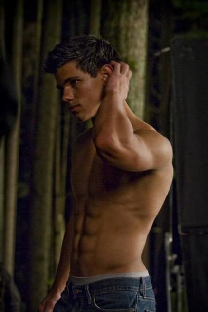 Mrrrrrrr. ; >
