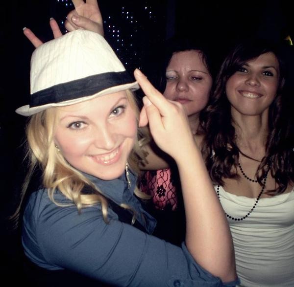 blondi.;d