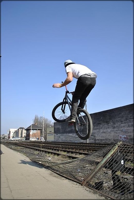 barspin z trampoliny.