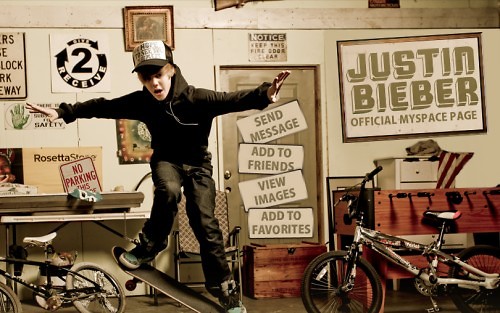 Justinek < 33