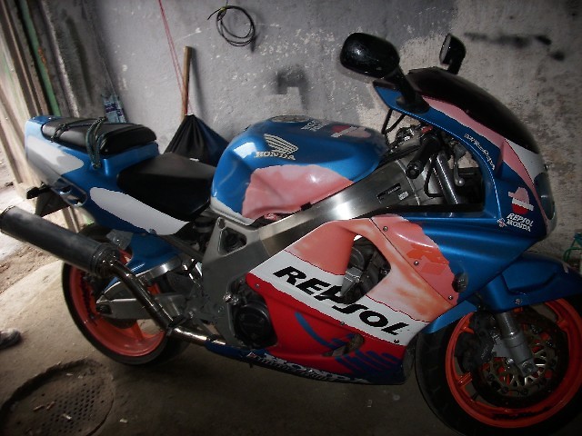 Honda cbr900 