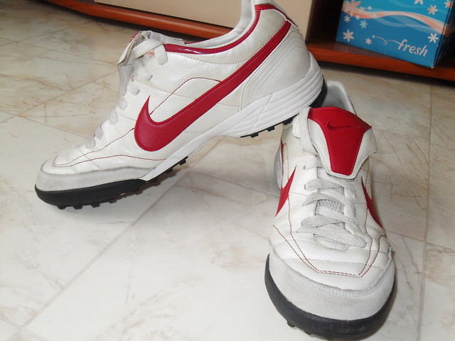 BUTY SPORTOWE NIKE