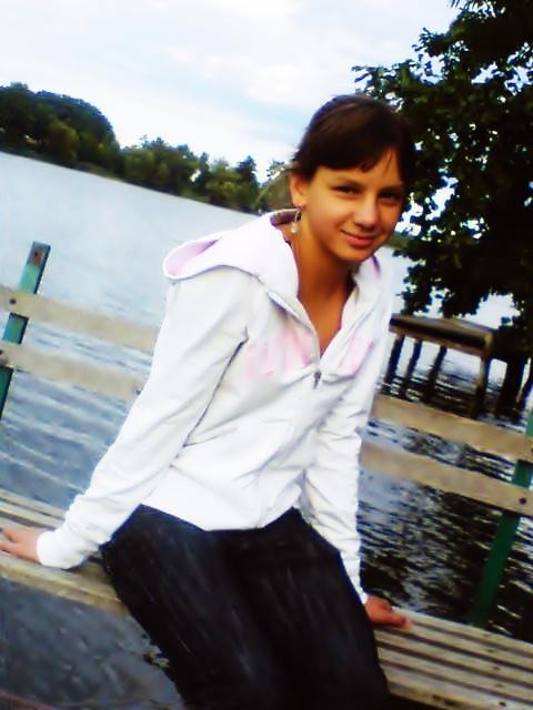 ;)) . staree . 