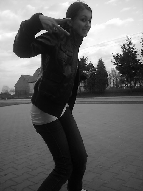 zakrcona ;**