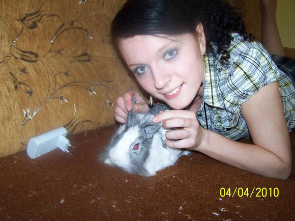 Ona:* Daje MI Sie:** KC Agu:**