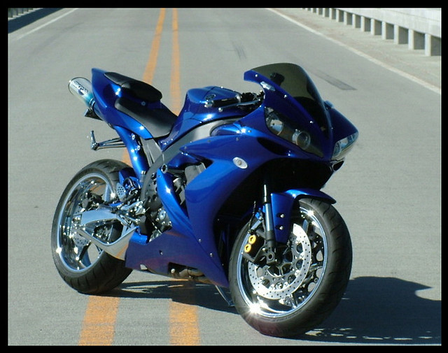 Yamaha R1