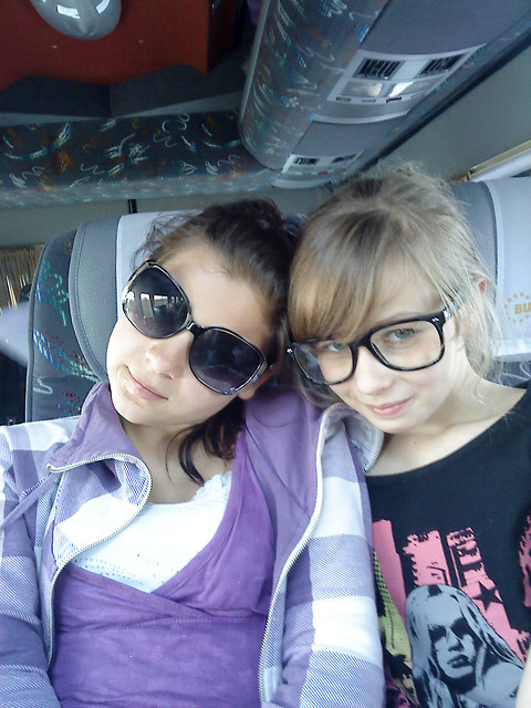 z Roxy . ; *