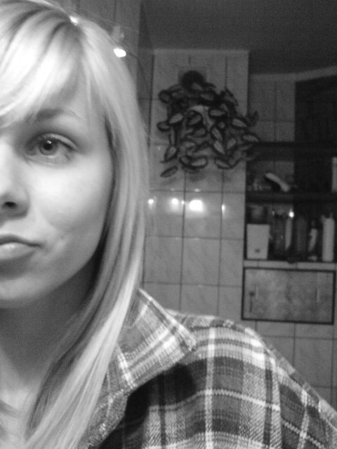 czarno-biae ; D