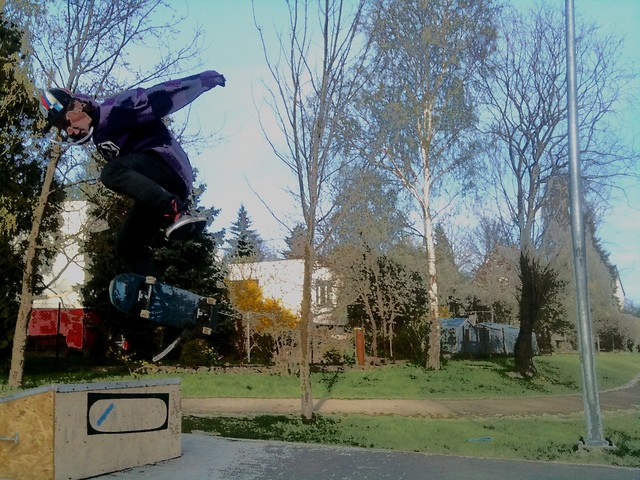 Backside 180 kickflip kiker 