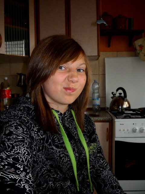 H . eee ; D