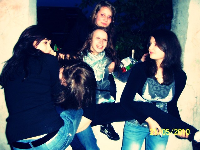 CzUbYyYy  x]