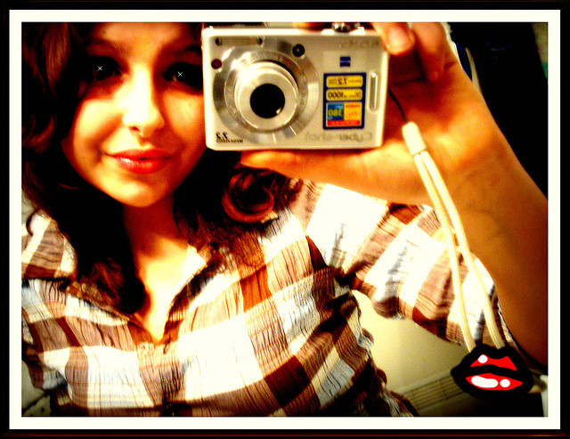 b r u n e tt e .