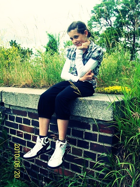 Mee. !