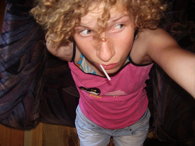 z LizaKiem . . x ' 3