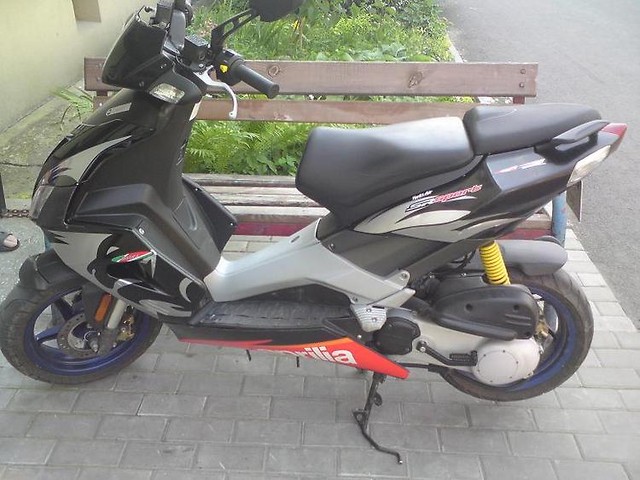 aprilia sr factory