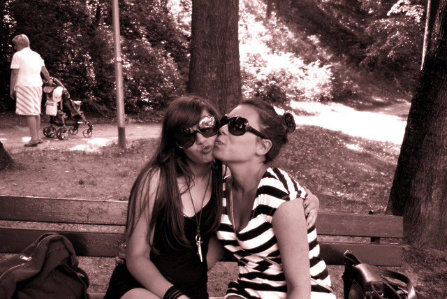 z klauduni.;*