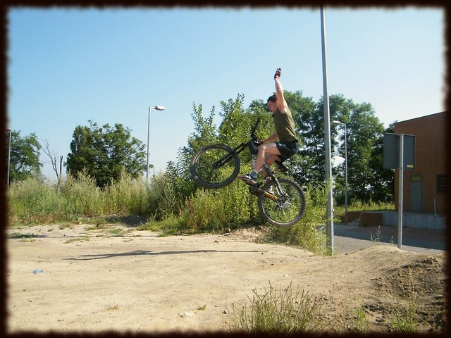 One hand !