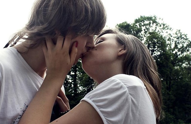 kiss kiss