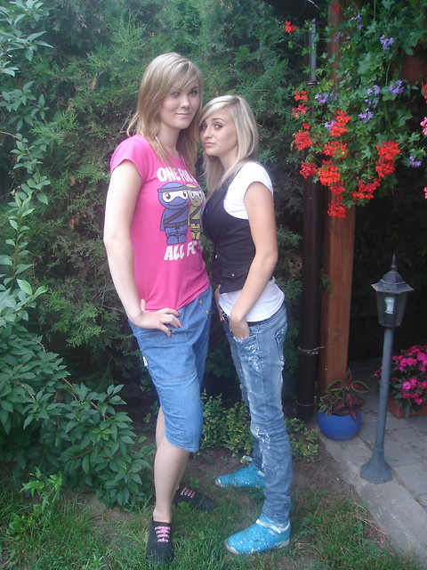 WakaCyjnne przeyCia . < 33 
