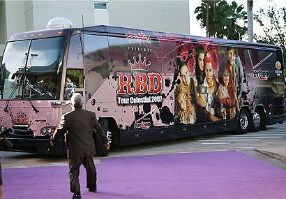rebelde`
