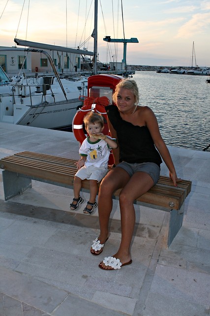 Antosiu ;**
