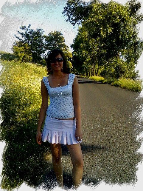 Monia ;**
