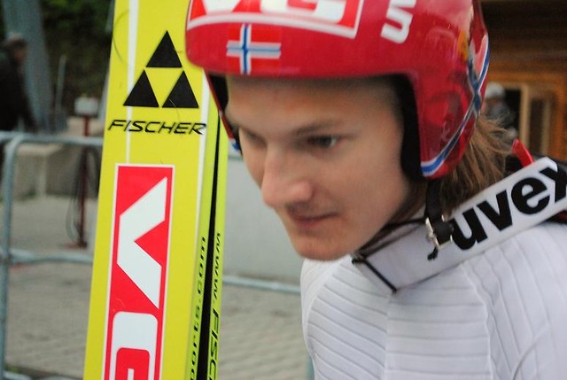 Tom Hilde :*