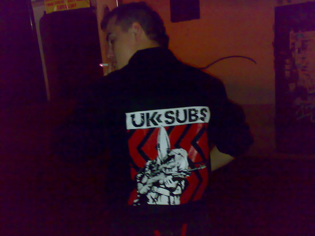 Co krok punk rock!