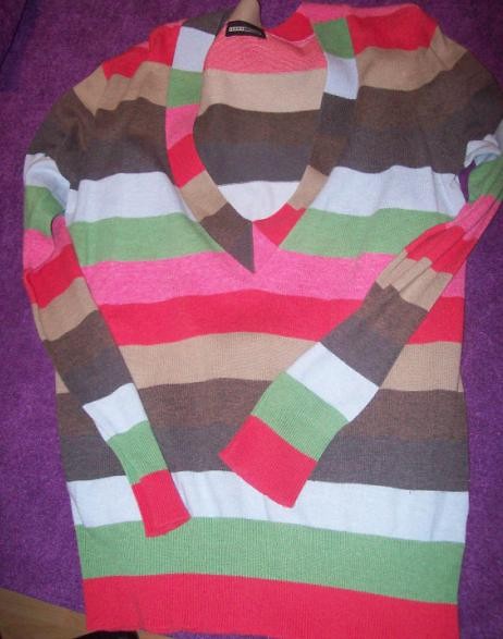 kolorowy sweter.