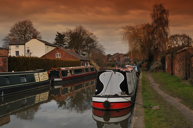 Narrow boat