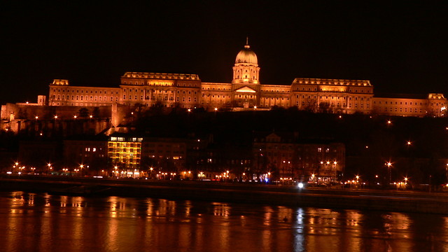 zamek noca