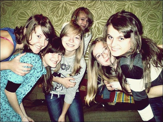 FISZEEE  ;*