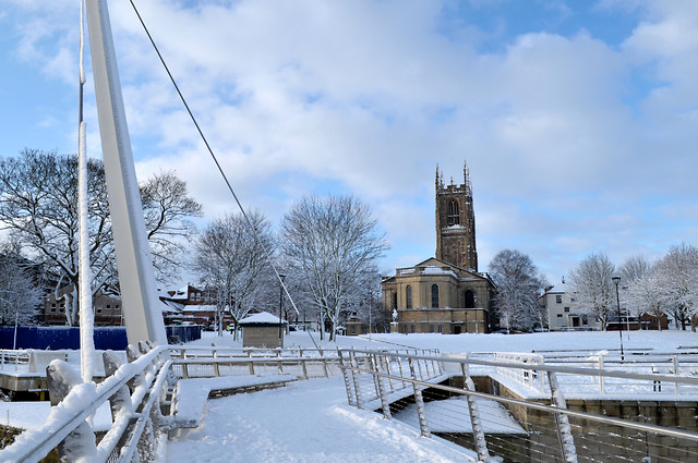 Derby Cathedral w zimowej szacie