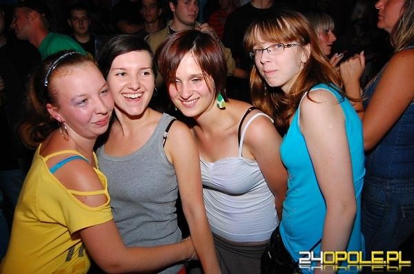 CZARNY CZWARTEK Z DZIEWCZYNAMI 