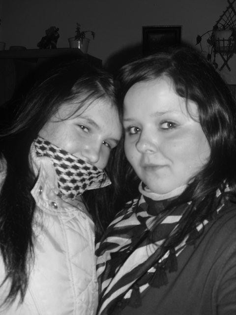 Z Kini ;**