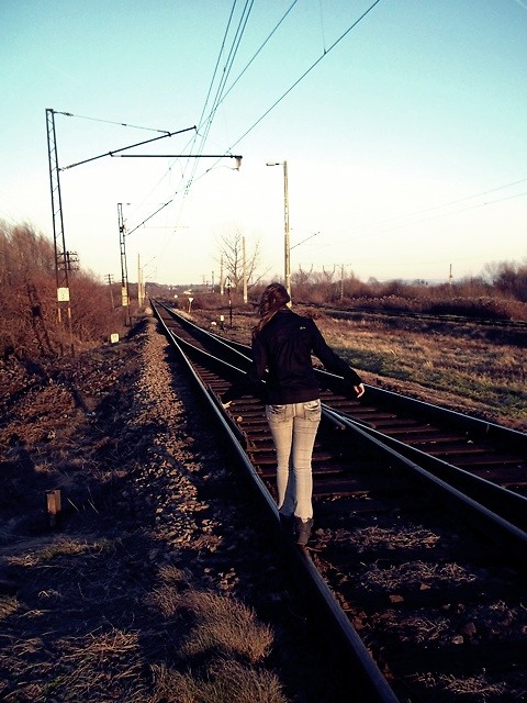 .sto osiemdziesit sze.