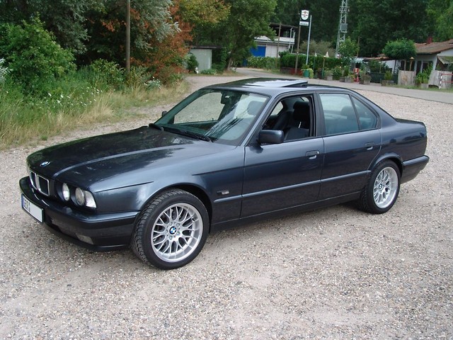 BMW  5   E34