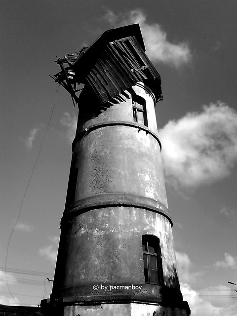 2010-09-01 crashouse tower I