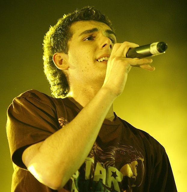 Kamil < 33