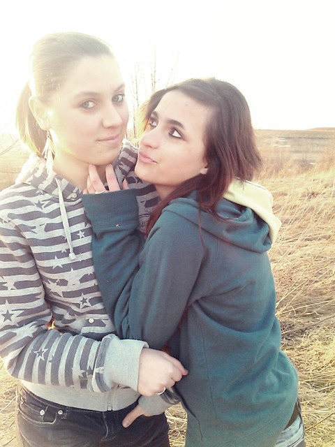 z moj  . ;* < 3