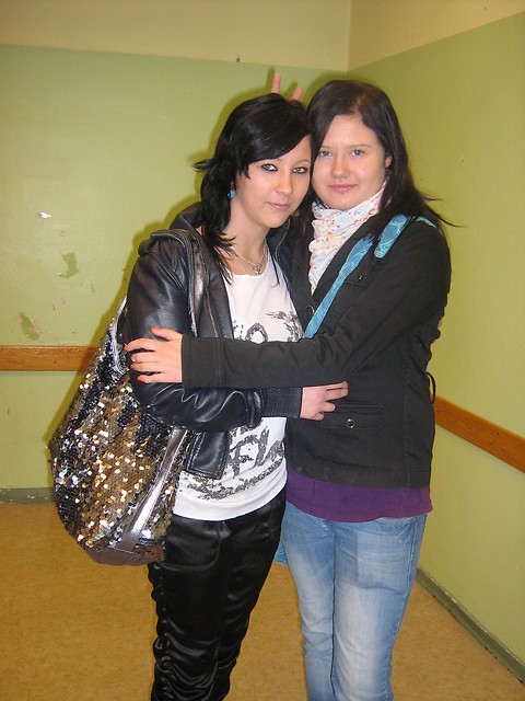 z Siostrzyczk;*******