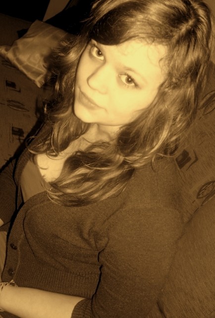 lalalala ; >