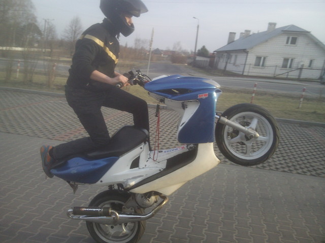 Yamaha Aerox RR 70 MHR 