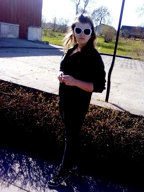 hej , lalala ; >