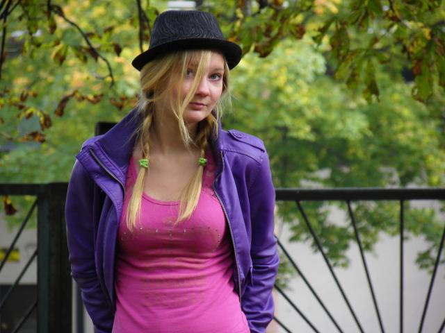 Lwica. ; **