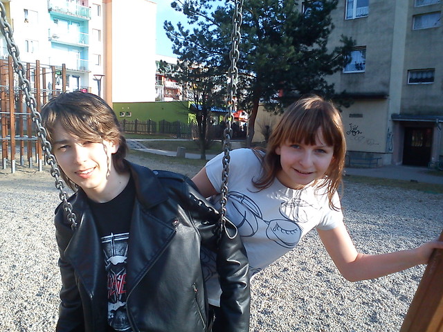 Na mrocznym placu zabaw :P