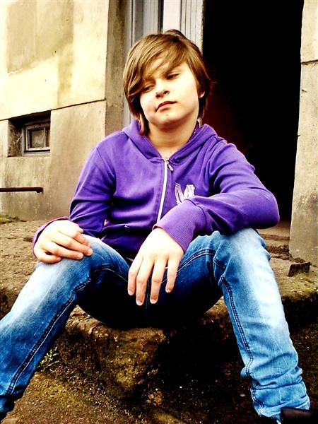 hejj ; d 