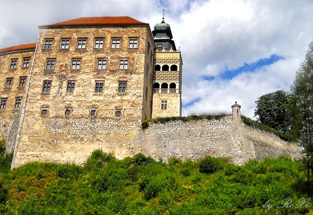 Otoczony cisz
