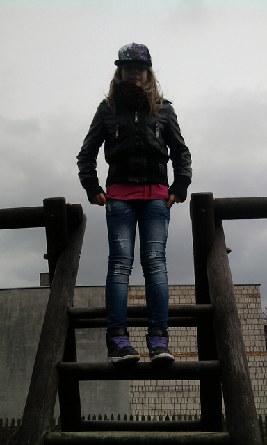 Stare;/